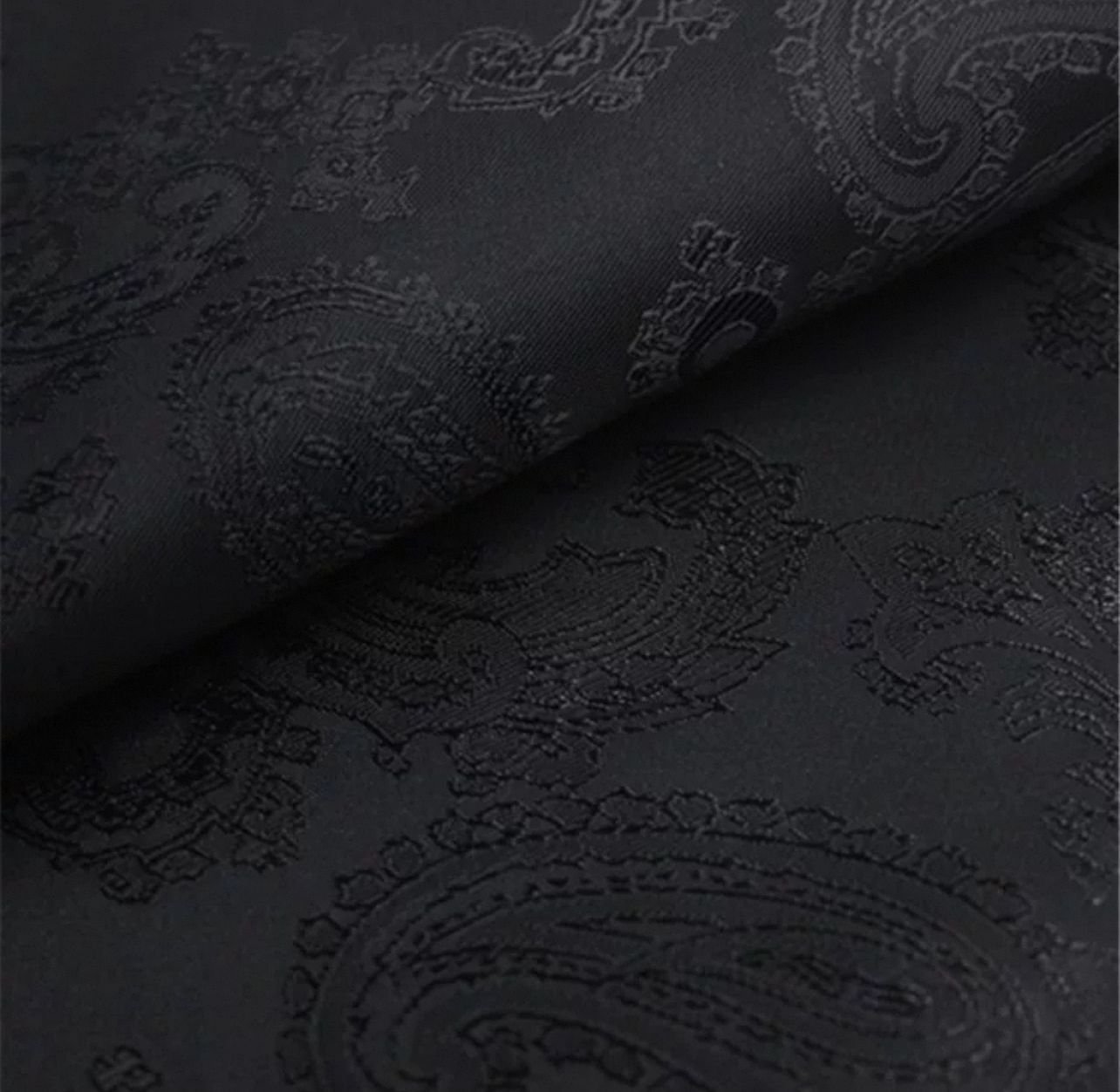 𝐋𝐔𝐗𝐔𝐑𝐘 𝐖𝐎𝐌𝐀𝐍 𝐒𝐔𝐈𝐓 - الصورة 3